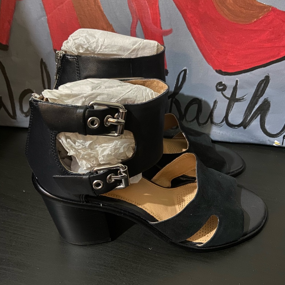 Women’s Black Heeled Sandal Size 9.5